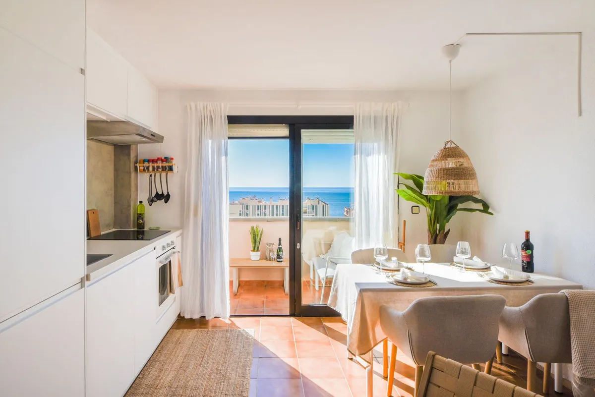 935a63f1-7e17-4f4c-8253-c172819b0e55