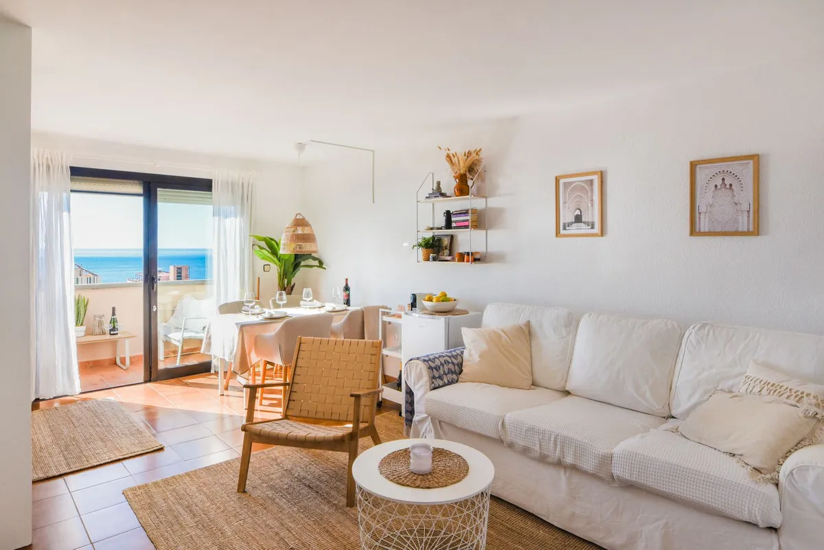 ab680565-cc3a-4e6e-a1f5-4518562b6e45