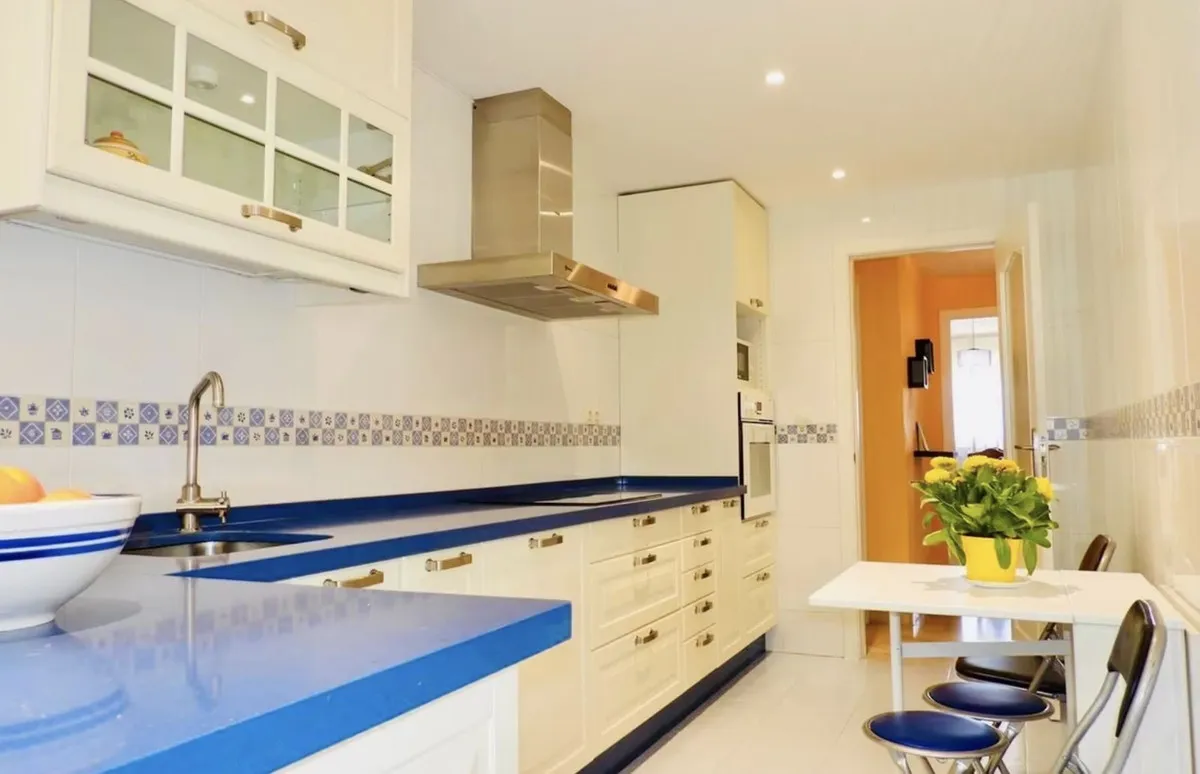 3175e002-9d01-4d5b-8d42-4a5ef04e8079