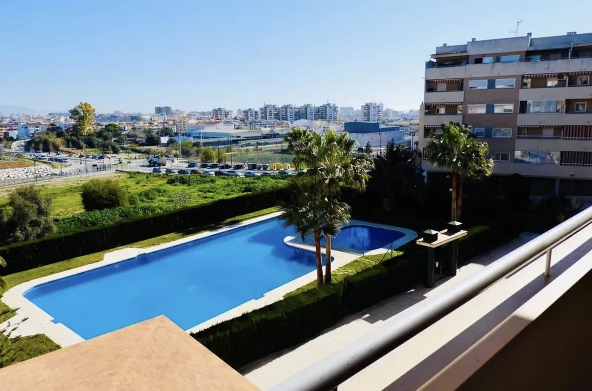 Spacious 3-Bed Family Apartment in Las Laguna