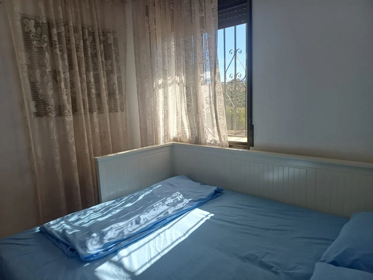 25b947b9-360a-4529-a21f-18192c825ea6