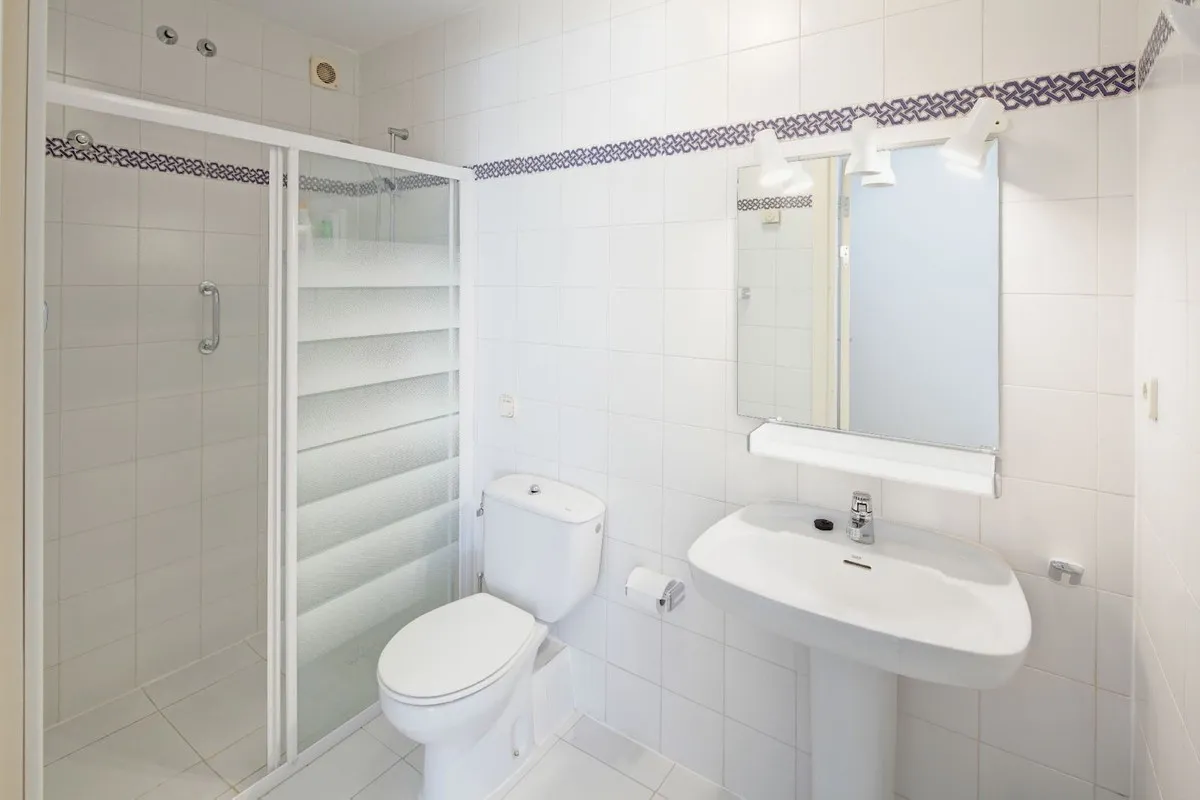 047f8988-639f-483d-a7c4-82a93e9ac9b5