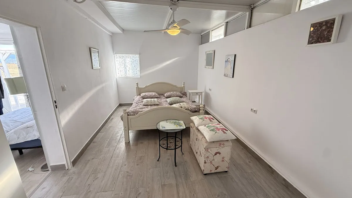 17b0823f-d471-4165-9d74-61d94337704c