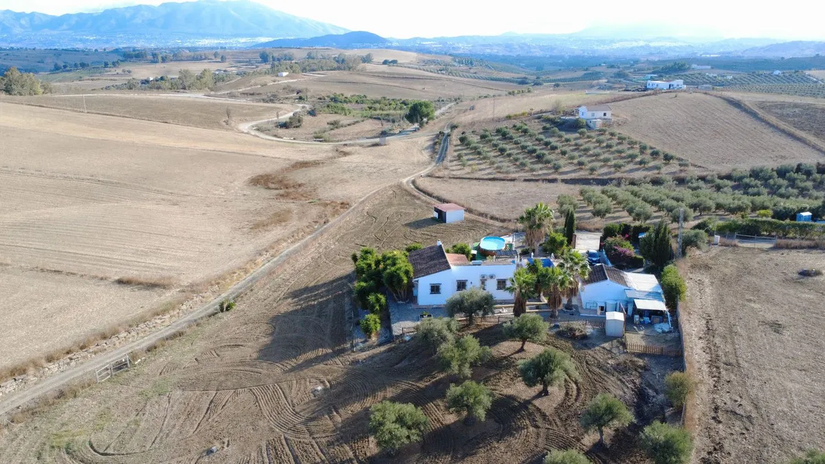 b7033426-213d-47ad-a1e3-68ce3ac92319