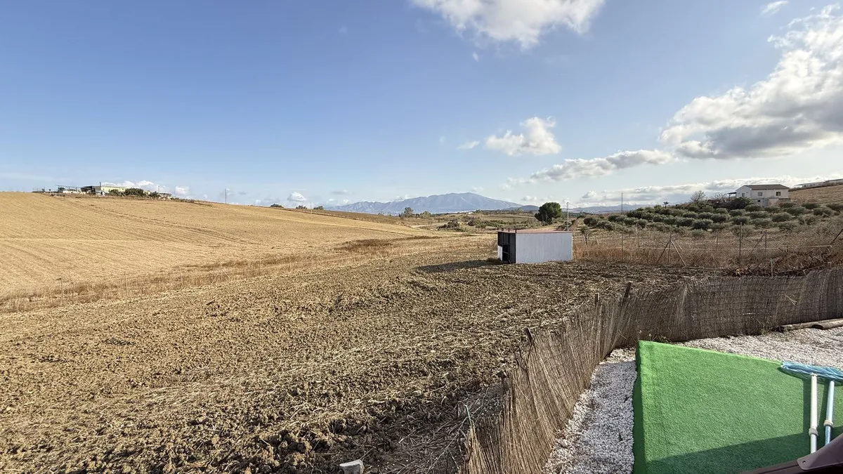 ee63e1f5-39f6-4e29-b6bd-7b73fefe2516