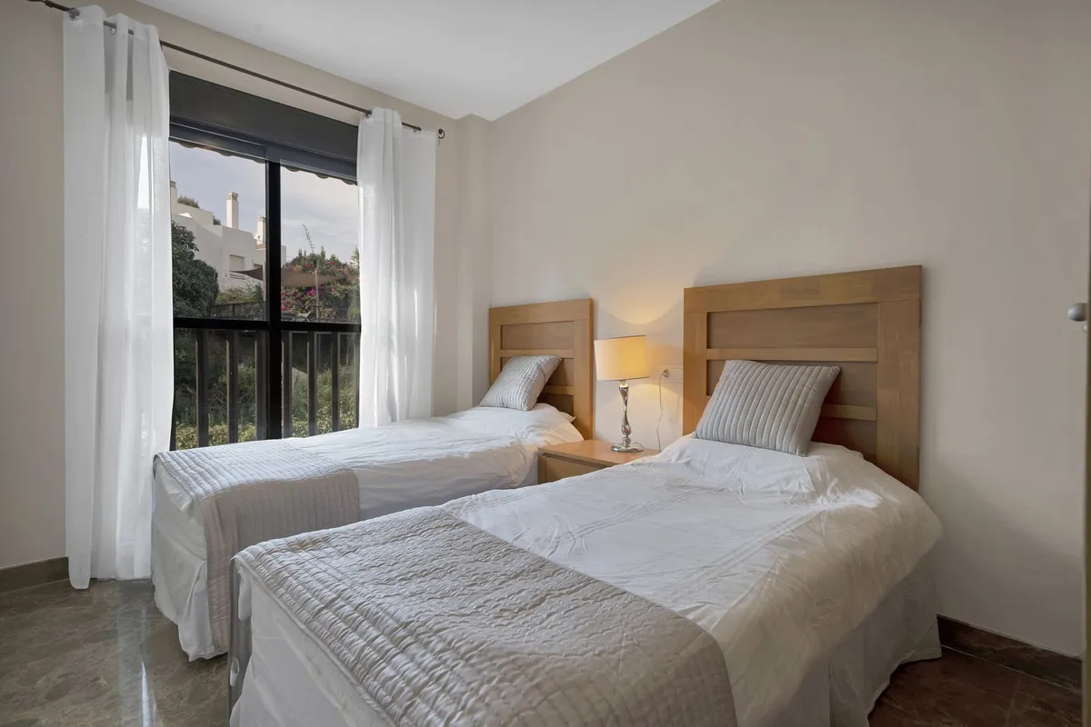 c87d6ca2-491c-4d81-805a-1493d25ad315