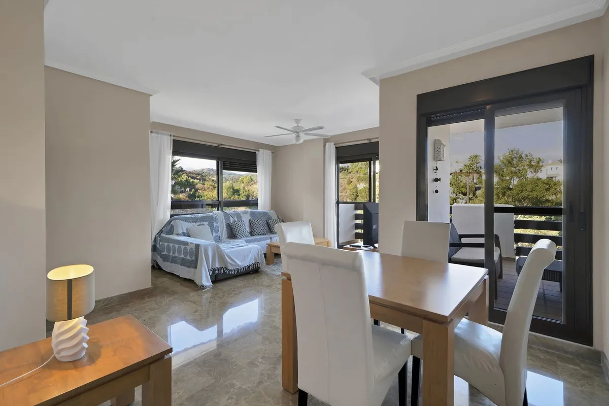 f65df829-b6d0-43d4-8cfd-d9c3a396ebe2