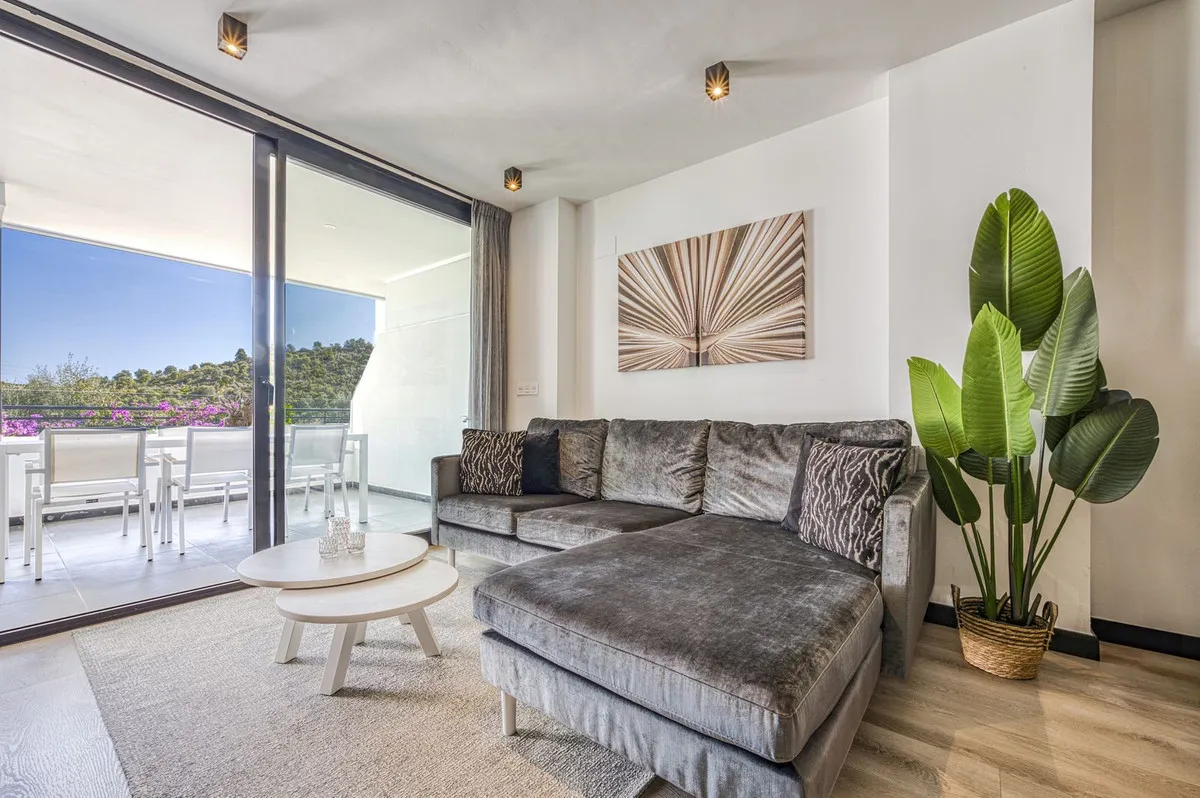 8f8993bb-6966-4d70-9f75-f3f21afda5ee