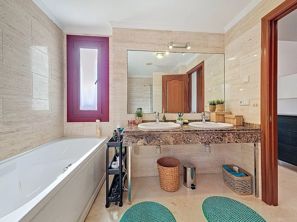 948dfd3c-4e95-4852-8872-50f78fbc0678