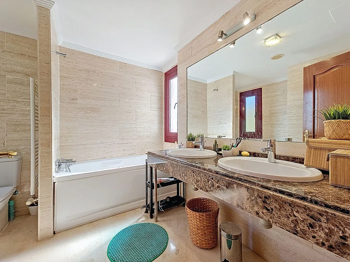 ad35897a-8d79-4ffd-8a1f-ec7365332fff