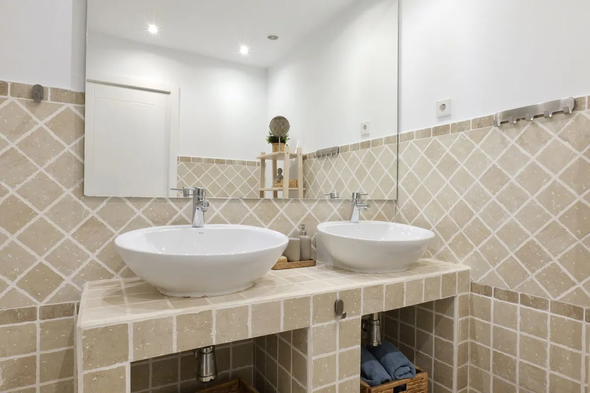 054824e1-a697-40d1-85b5-7300a02e5a09