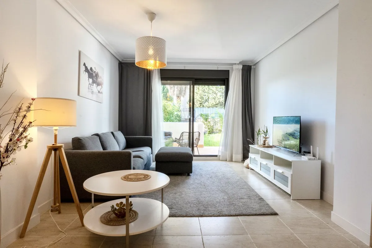 Sophisticated Ground-Floor Apartment in Sunset Golf, Estepona