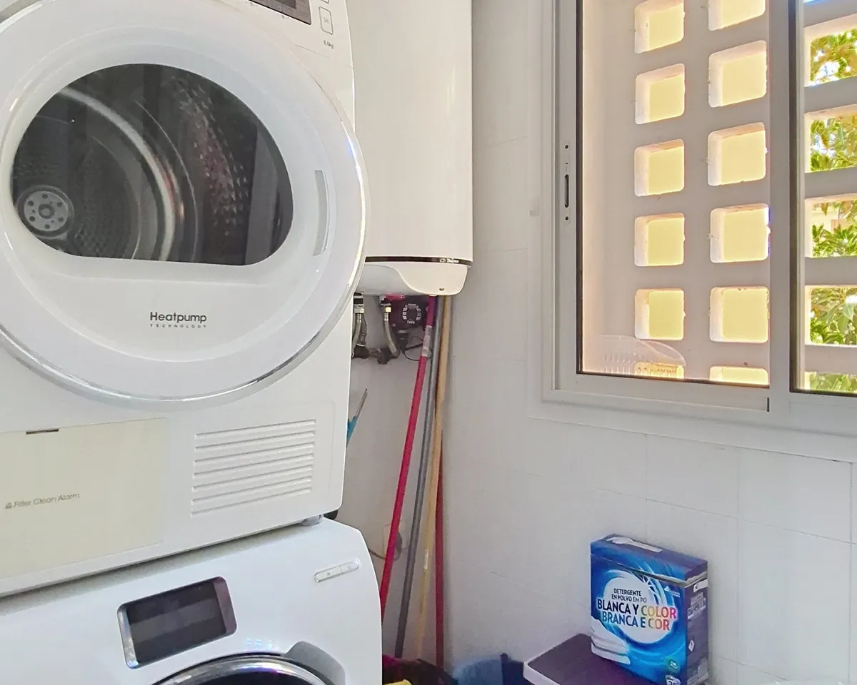 2e0d9fe4-4fa0-43e5-9b9c-10ef96133537