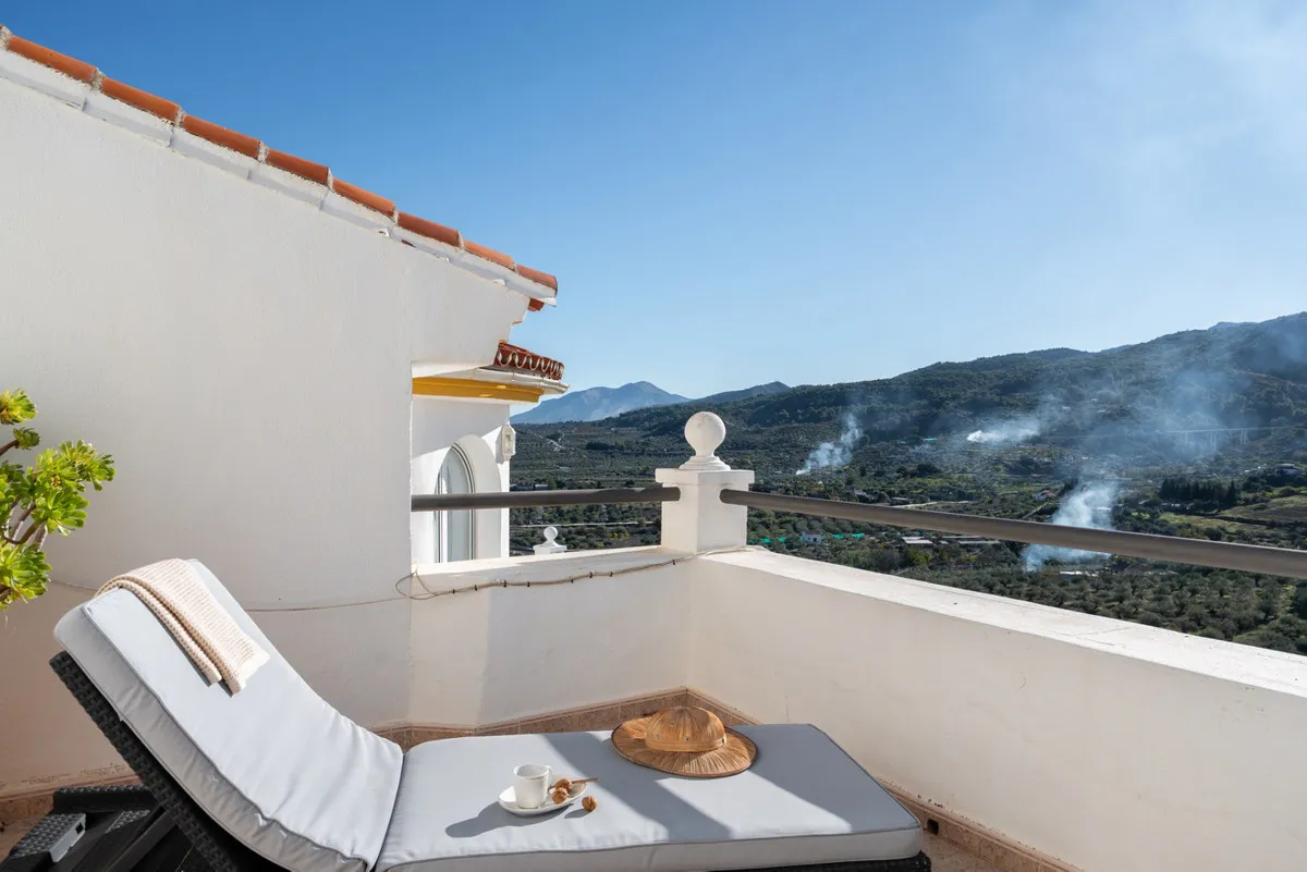 4d03fdf2-08f9-4a09-9616-8375c9e166a7