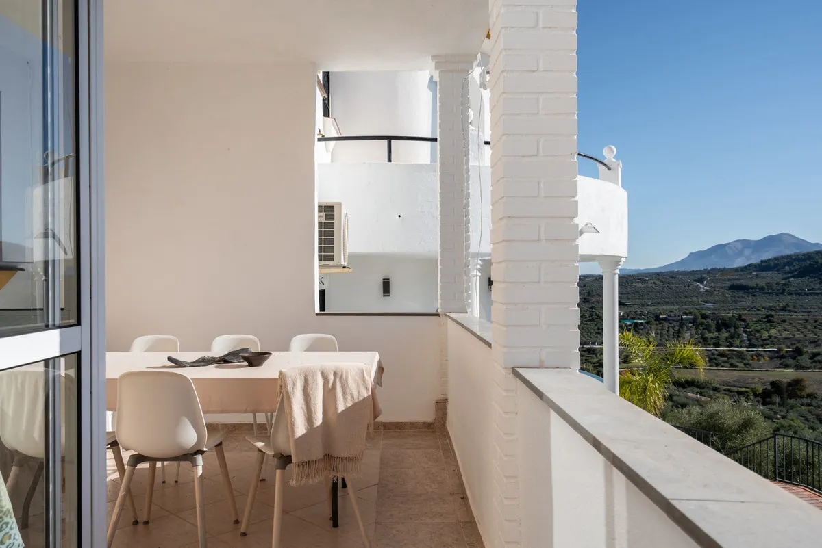 fb73fe9b-e2c4-456f-98b7-54d1b68cd9bf