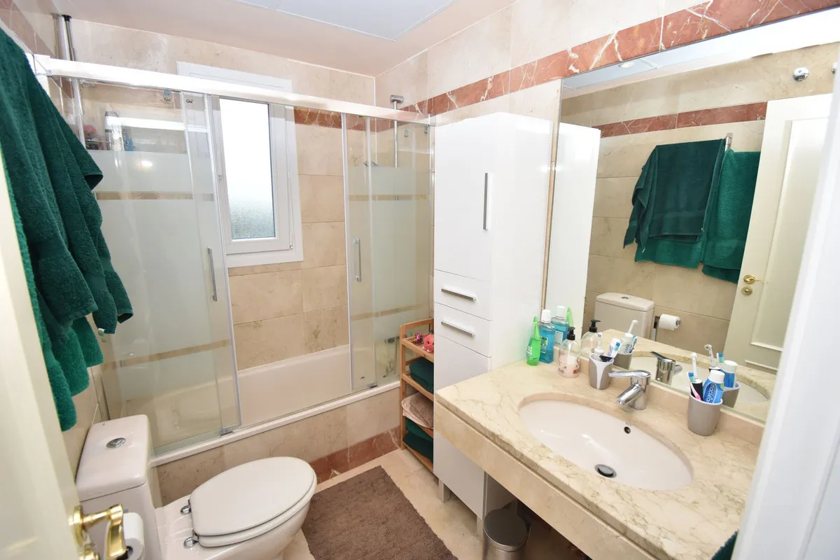 a45489f0-5ec6-42d1-9219-ce37e4336061