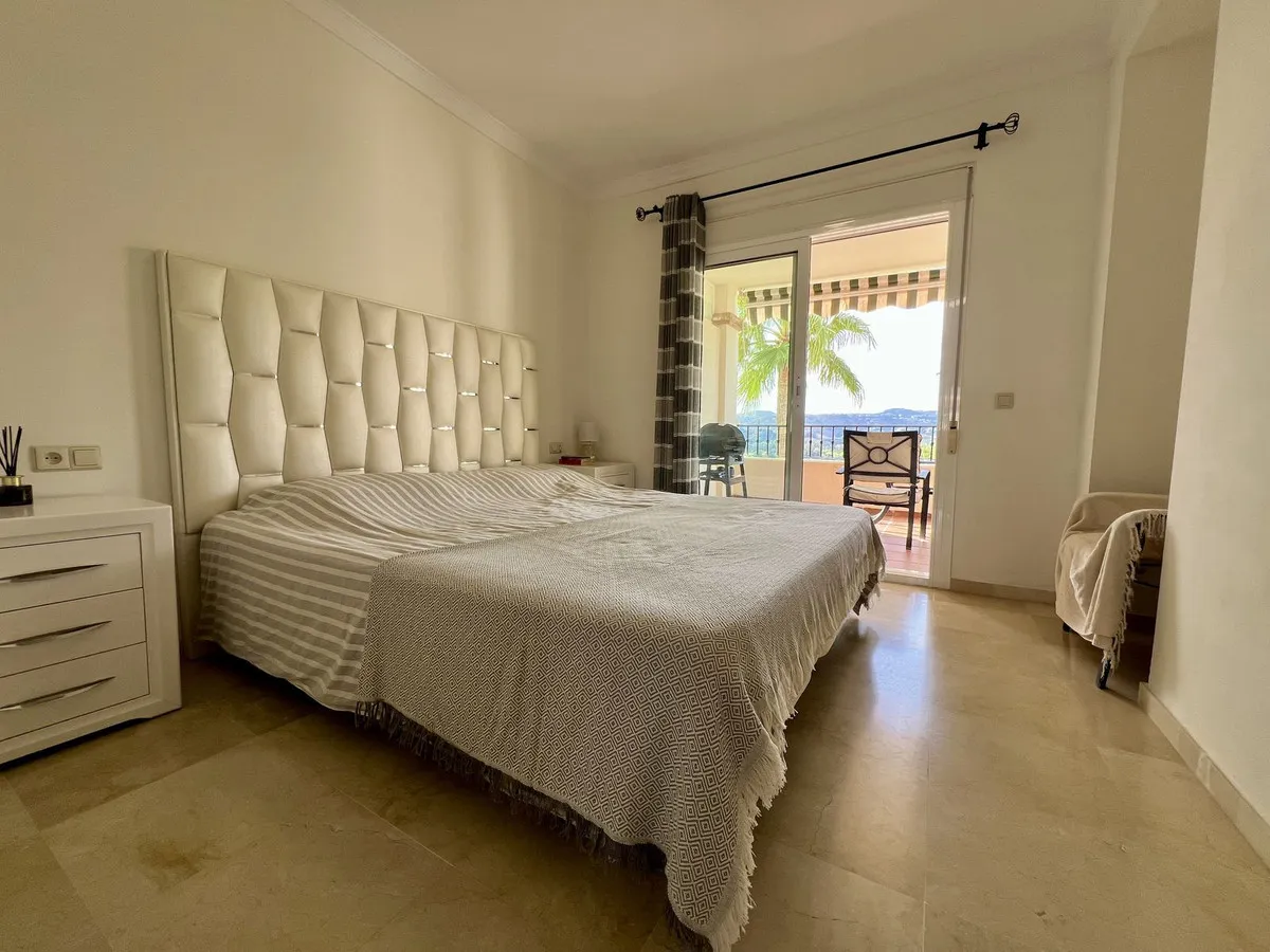 f92d36ad-31b6-472d-8f1e-962a92d0a338