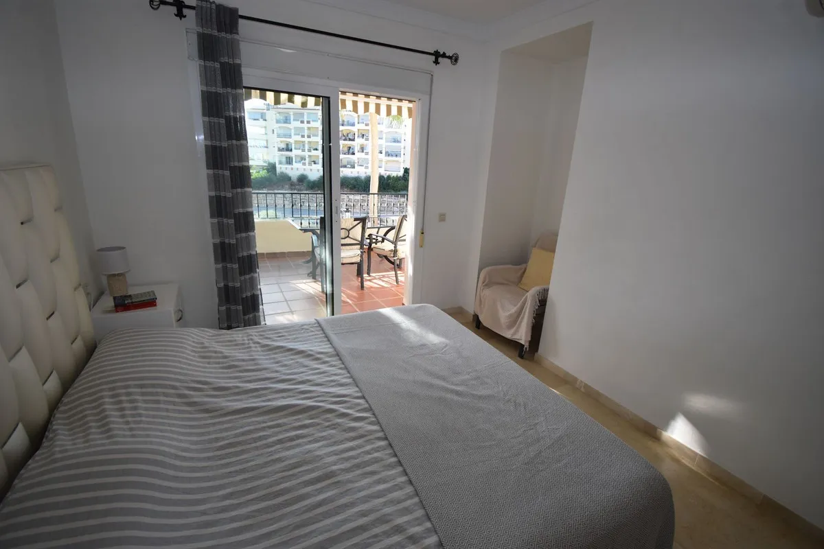 c046b3fe-bc11-4d63-ba08-73036580d03e