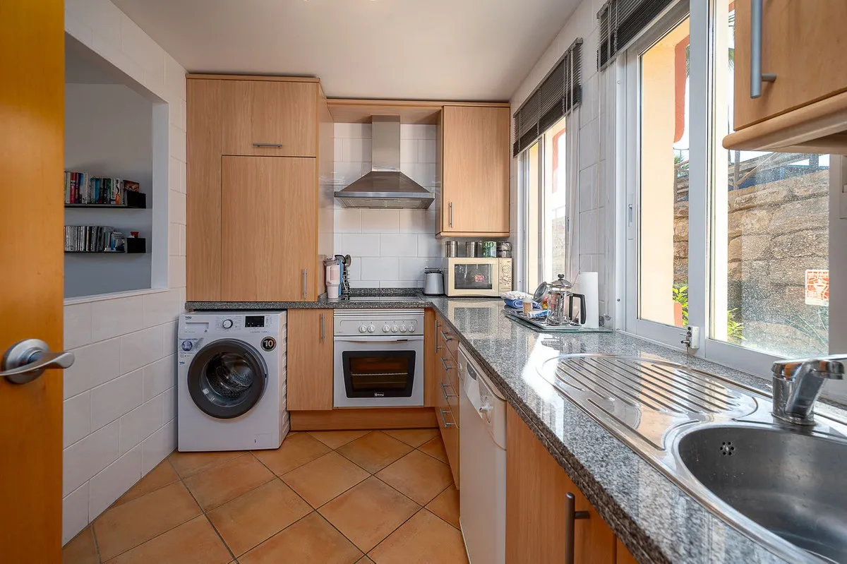 6a9e808c-0a79-4d11-8f2e-1a7436bc9581