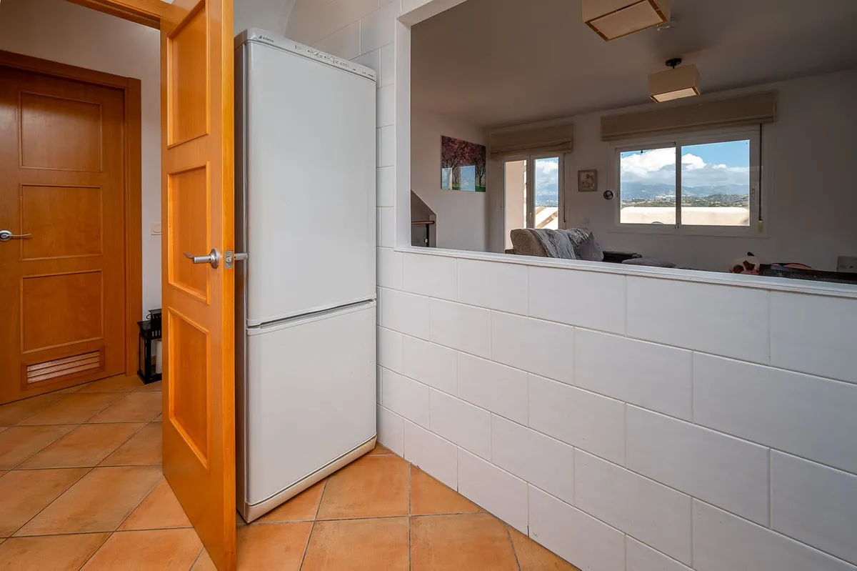 bcb8fde8-e60a-4d41-93e5-4dbb54b423f8