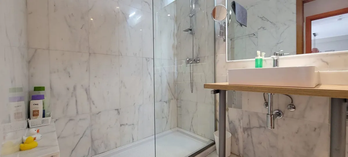 d52b86f9-9dc9-480e-8fa8-eaaa7edb1e3e