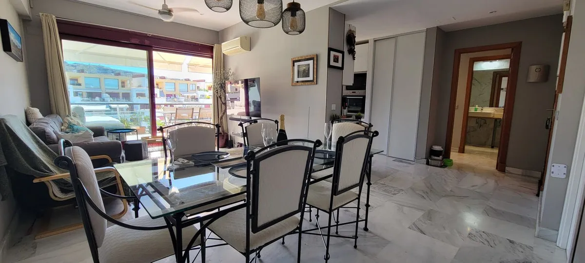 ee32d6d2-6c64-4eef-a09b-a95677f4561f