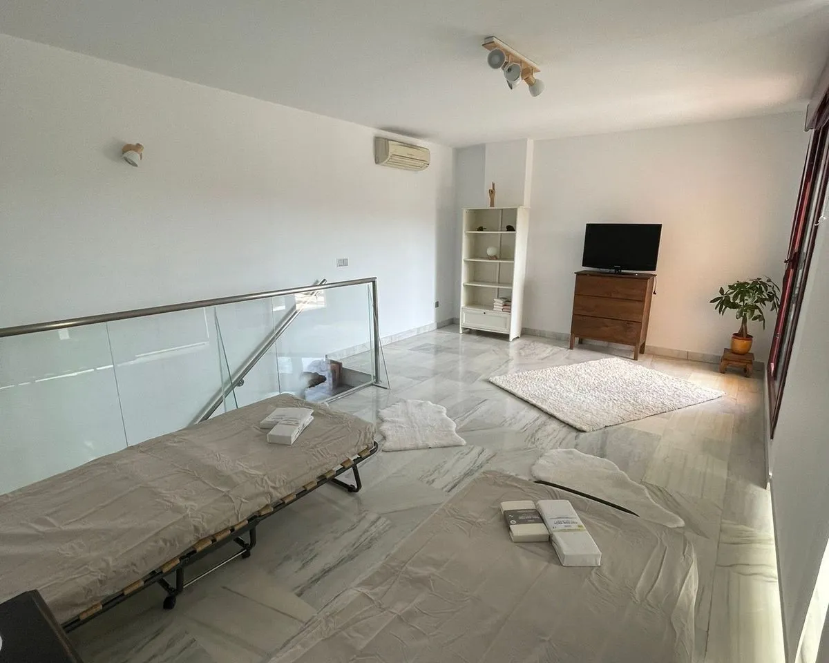 0e7fbdc8-04de-4d70-b209-a57651b1c344