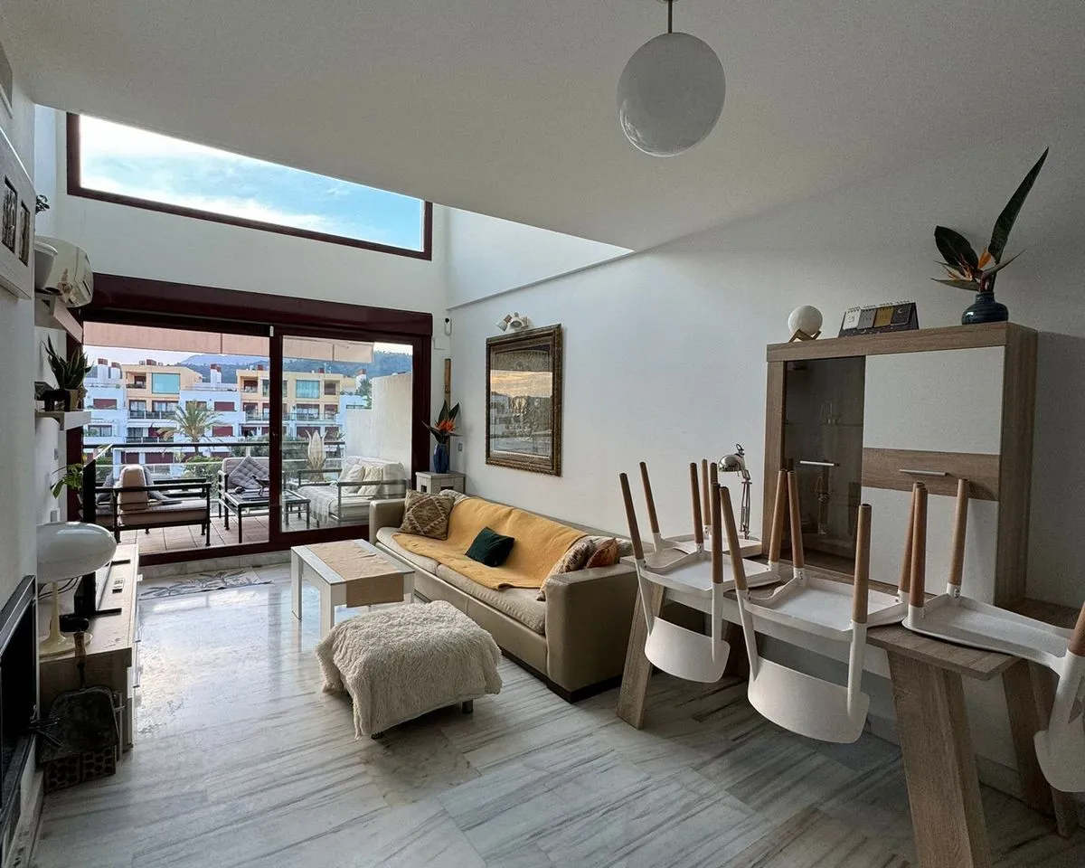 Luxurious Penthouse Duplex with Panoramic Views