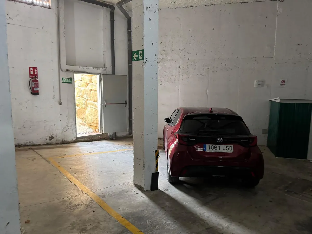 0ad717dd-c2f0-4ec3-a8a6-b245a3ef798a