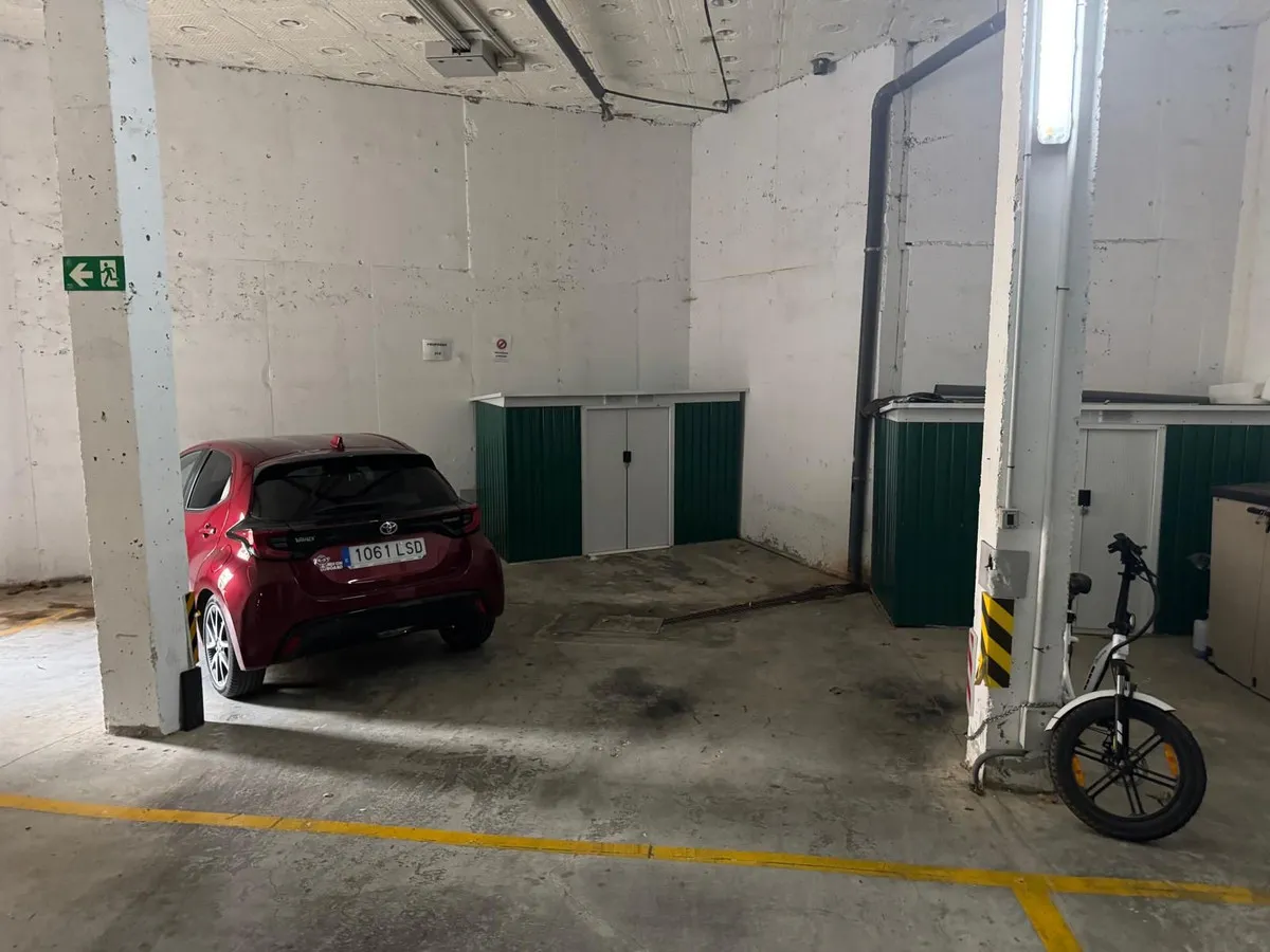 0b43581f-3598-4765-8385-050752821806