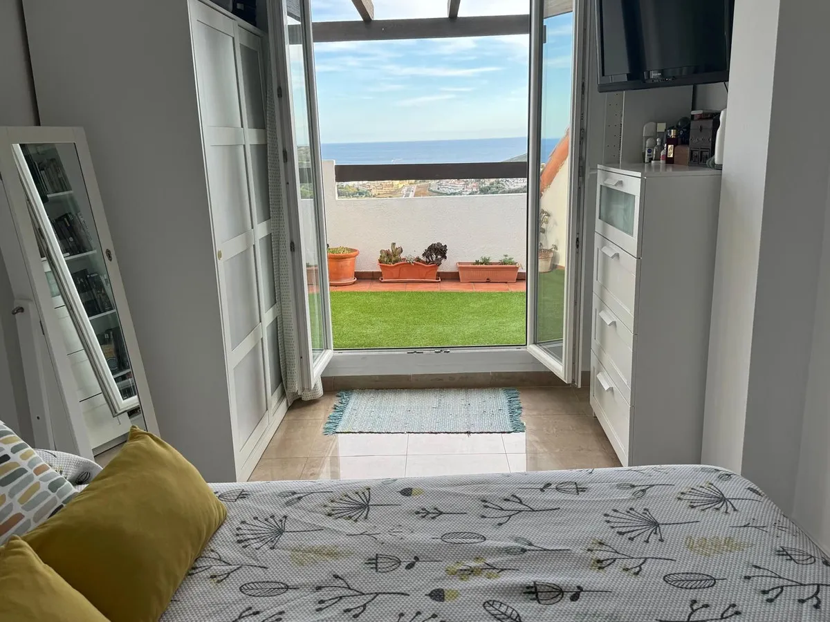 56737537-335d-42fc-8c5f-62b97997e455