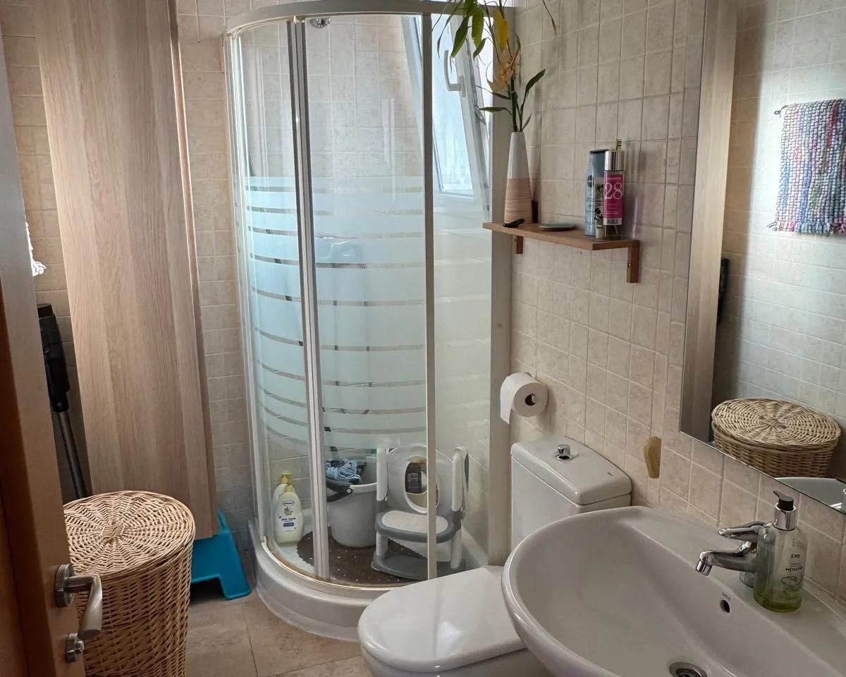 b6c976ee-8fc4-45c8-ba18-af5ed3851334