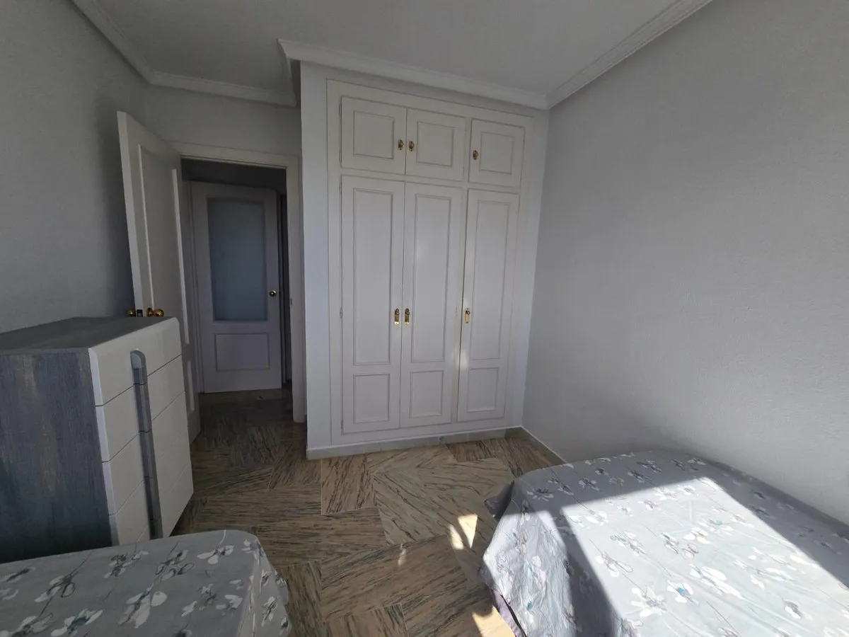 b557c9a1-43a5-47a6-b9c2-e133a4141910