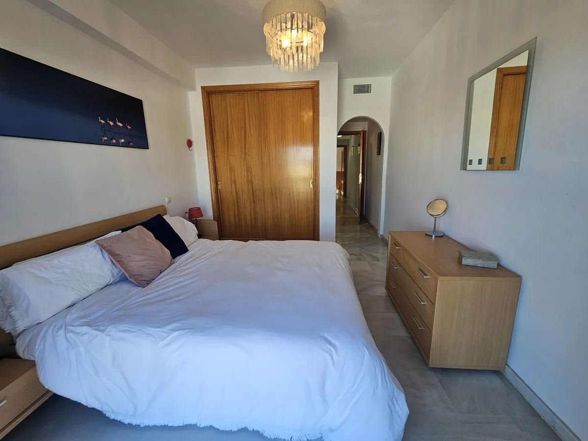 1bd750c4-fcbe-423f-833b-f784d74d5e46