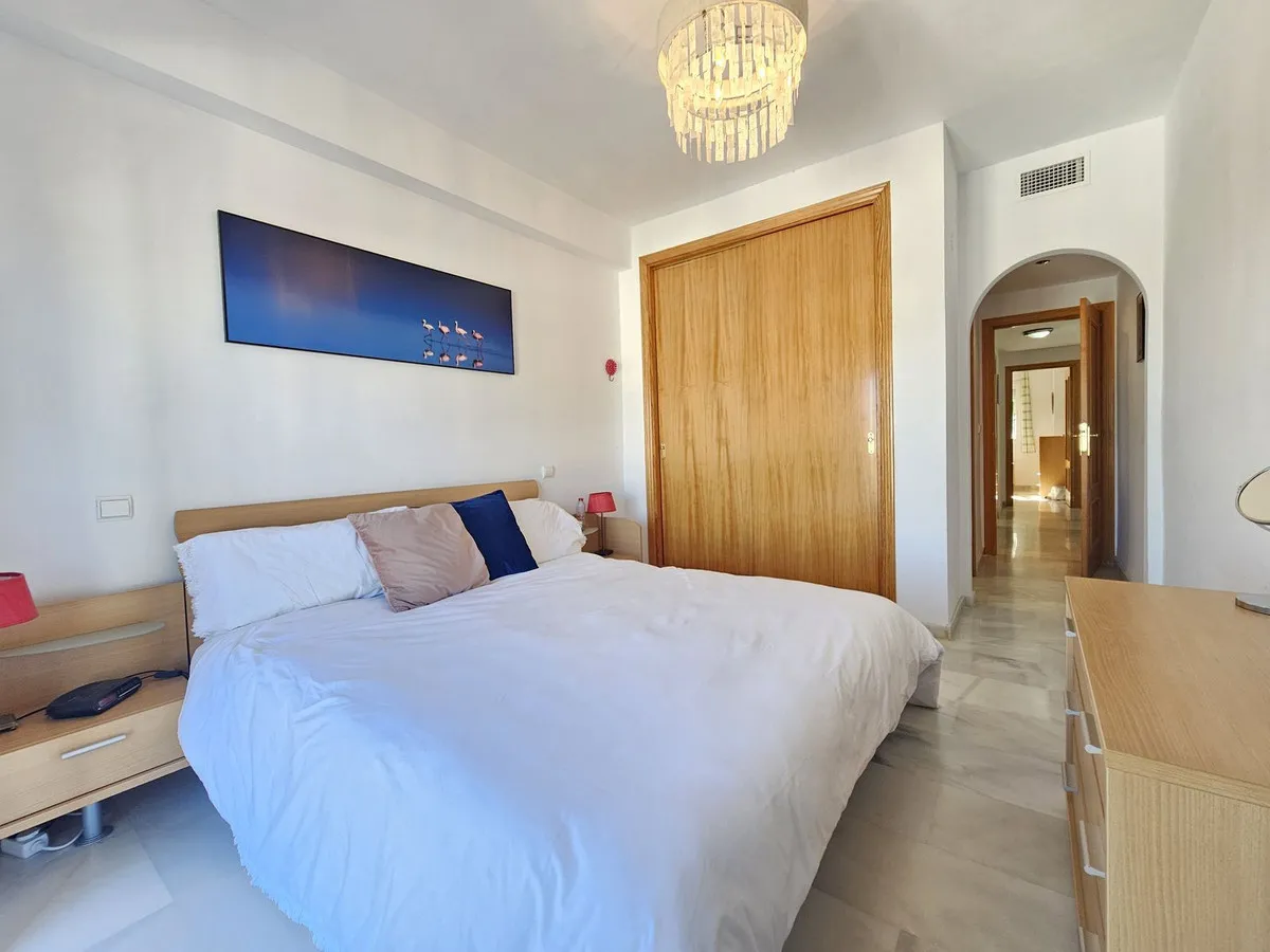 ee855057-06d8-48c1-b6cd-f8d4f35e140b