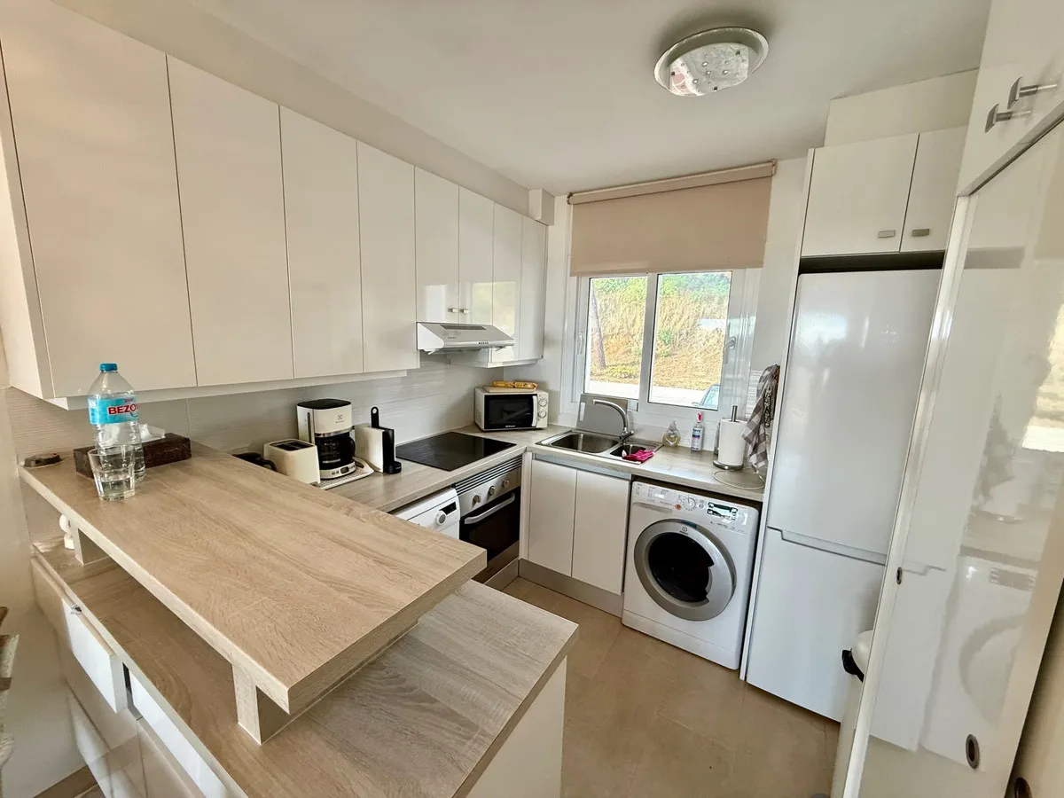 4c315574-2c65-4259-96aa-3d8d709a5881