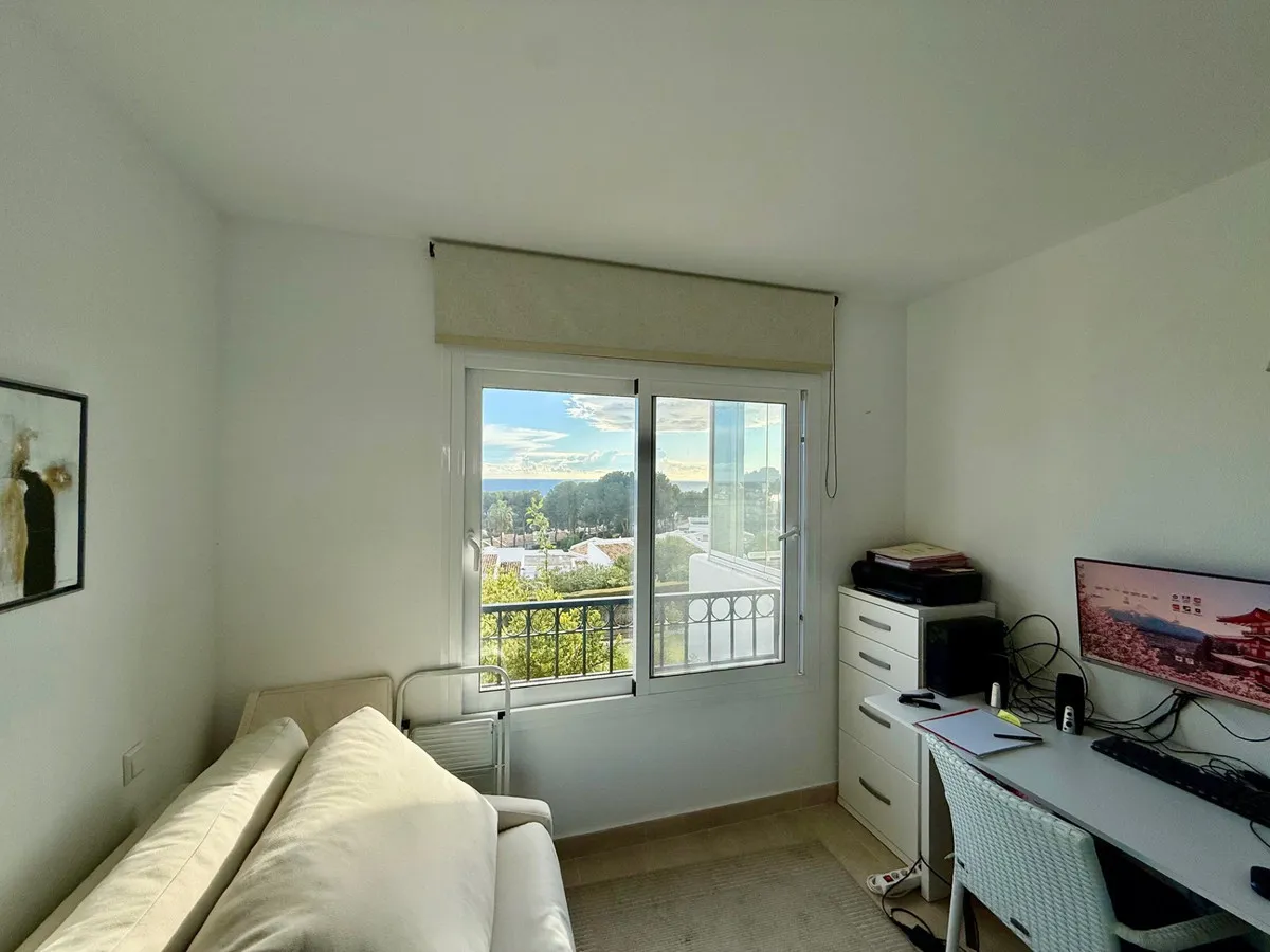 8e128d80-7fc4-4a1a-a023-e584718f3200