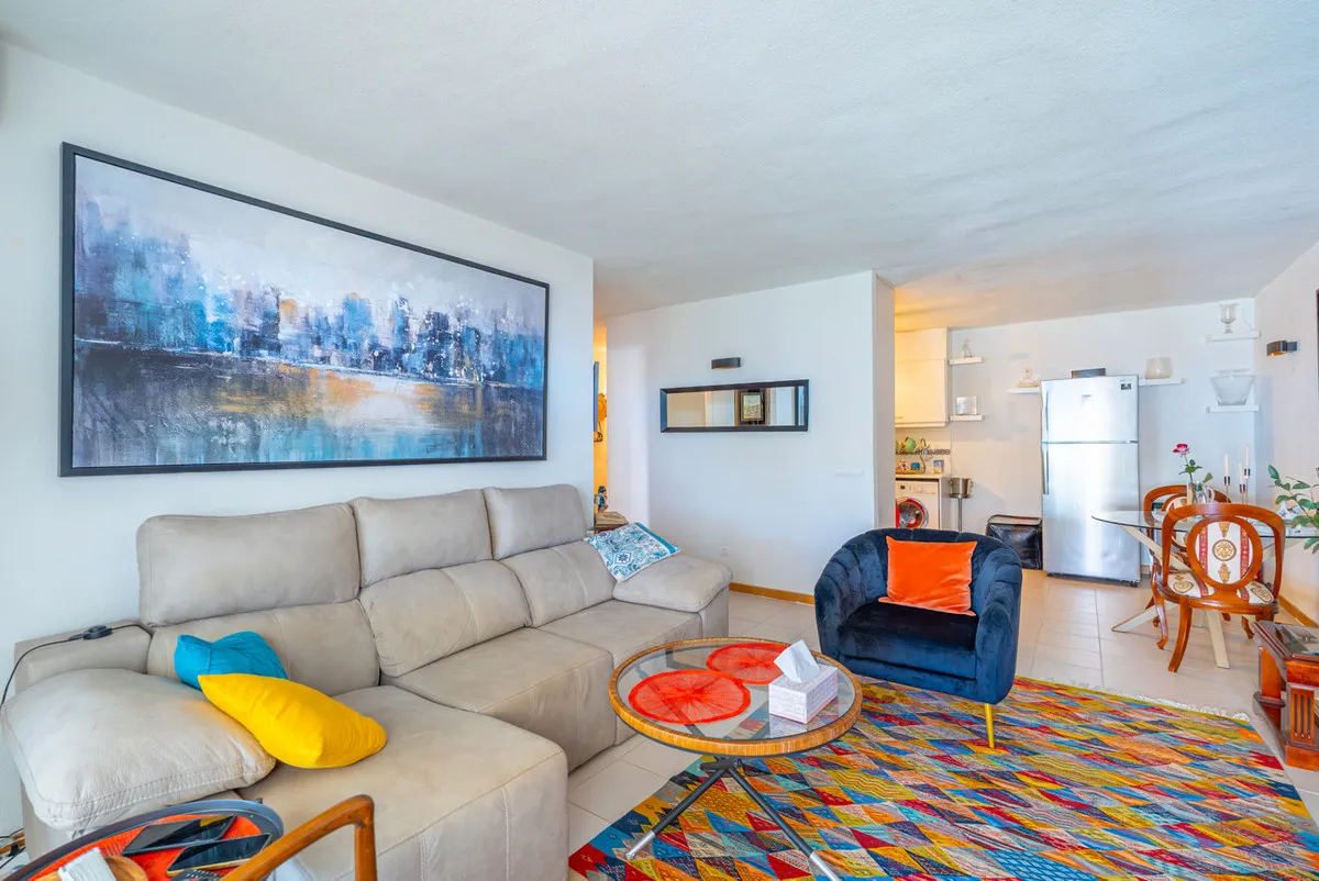 855c74c2-c2d8-43a3-82d9-cad984f0dec5