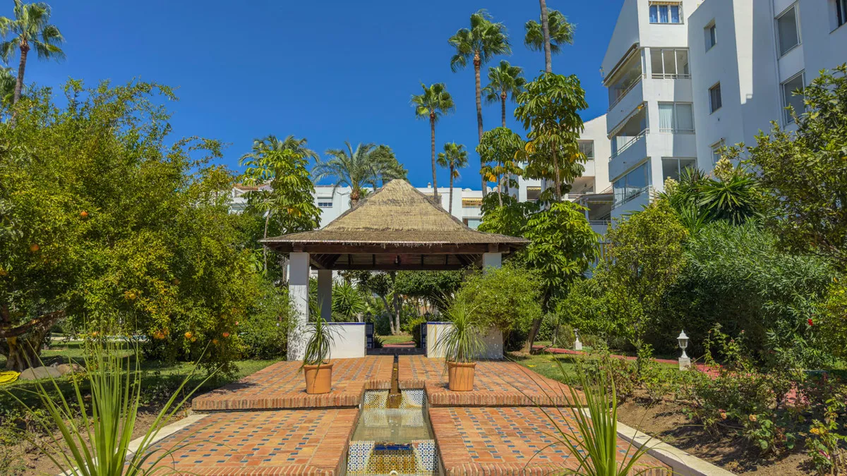 e7b797b3-46bd-40e0-8990-36c36889d630