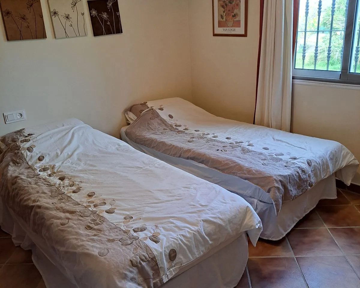 b19a4bca-bad7-43e3-9380-e0714b7fa79d