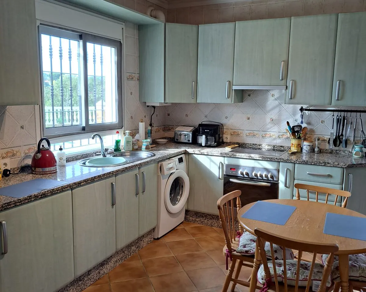 edd214df-2c5a-40d4-b6fd-a09678dedf1f