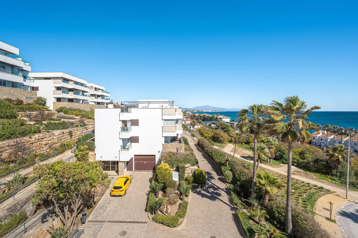 07b56942-c820-423a-9f68-28ca2b8ca959