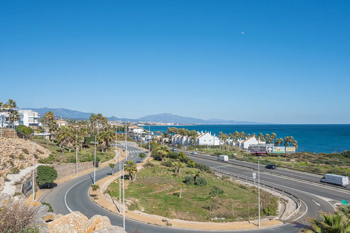 5d36ff17-c333-4a44-a26c-6326208b2bb8