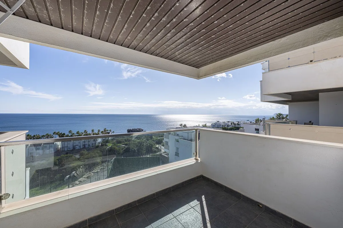 f5206db9-af7b-4def-a522-49a475377cfb