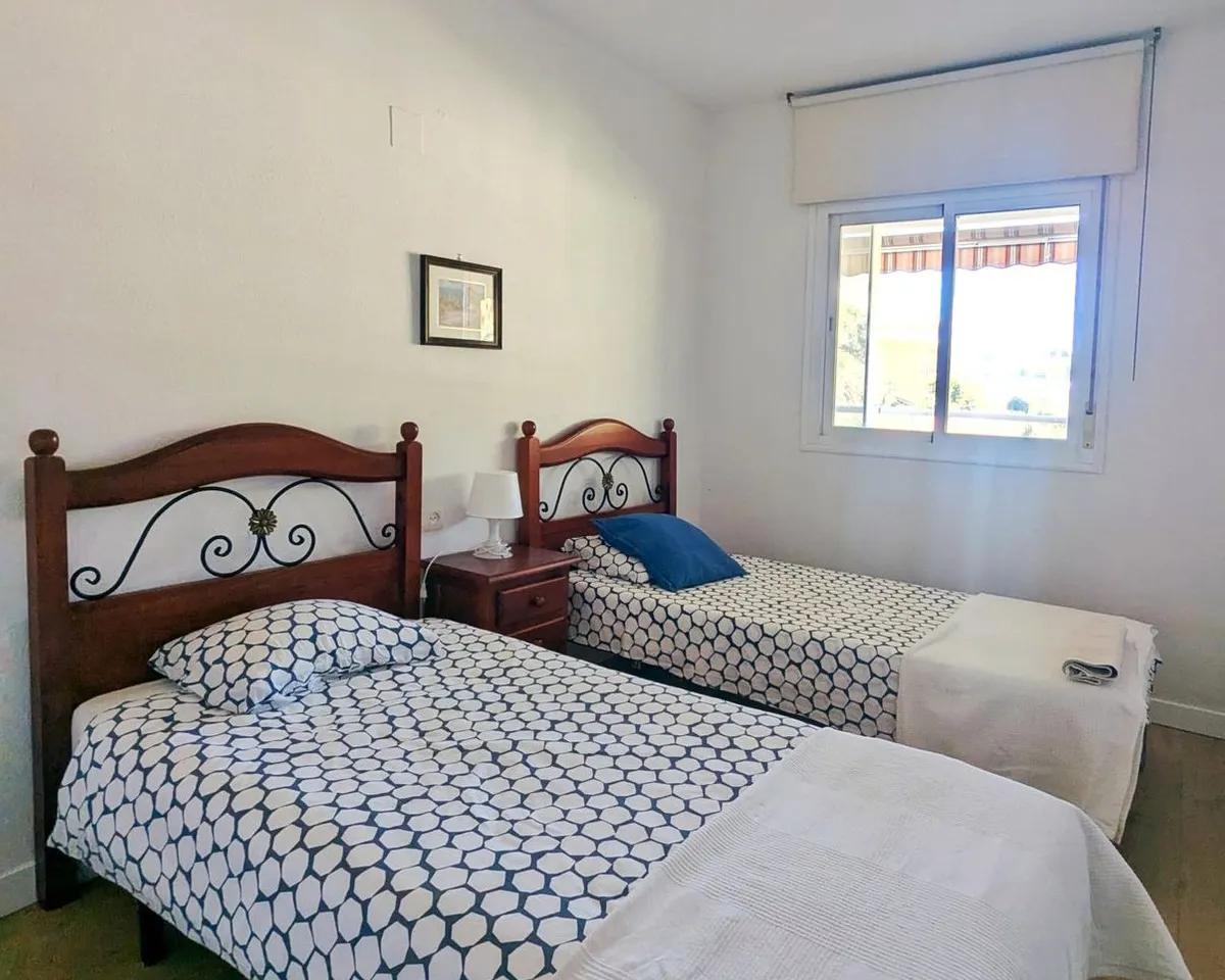 f74a9438-19b7-4801-8c60-2fa03c8f85f8