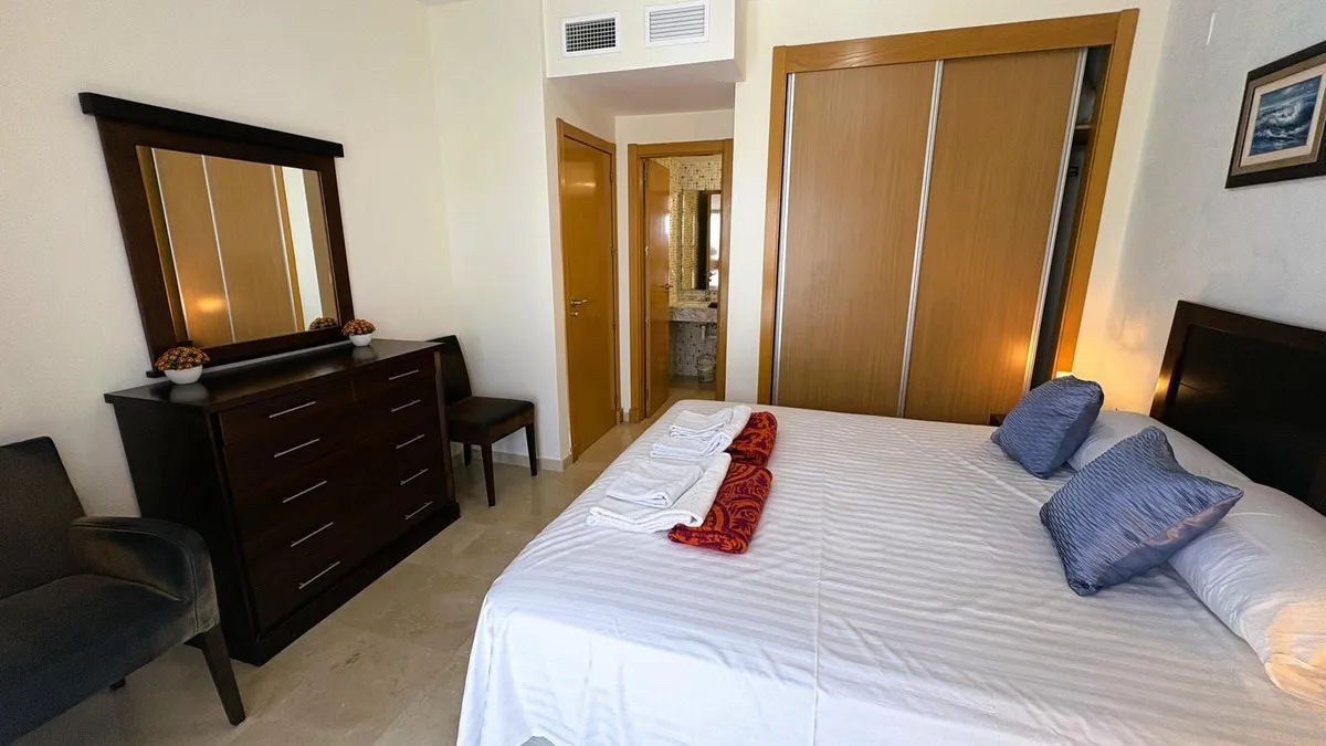 11e66885-924e-4c5b-ac9d-6c5bd15c1456