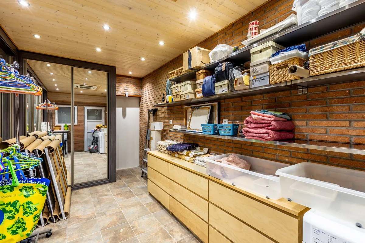 c1b10856-3717-4470-99b4-6515a3316f95