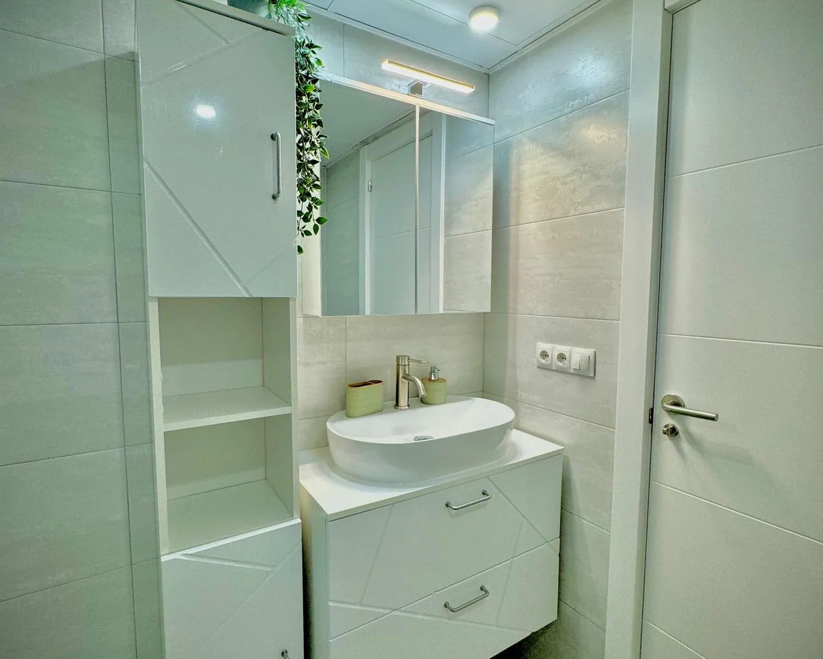 3da6ee44-ebdc-40d8-8708-872bb2d6b641