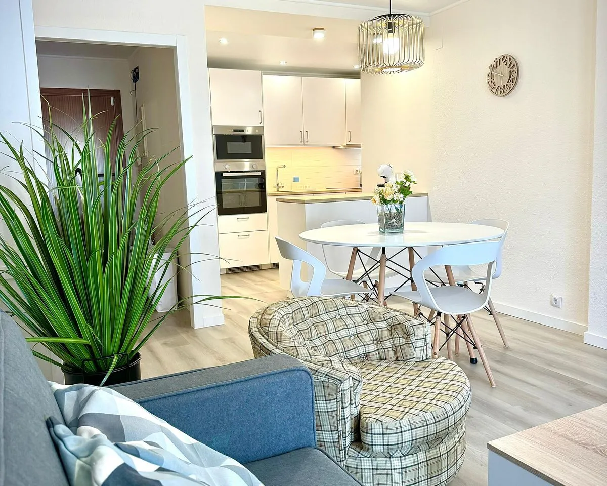 52b9244b-c564-4f56-9259-afd29bd7f3c5