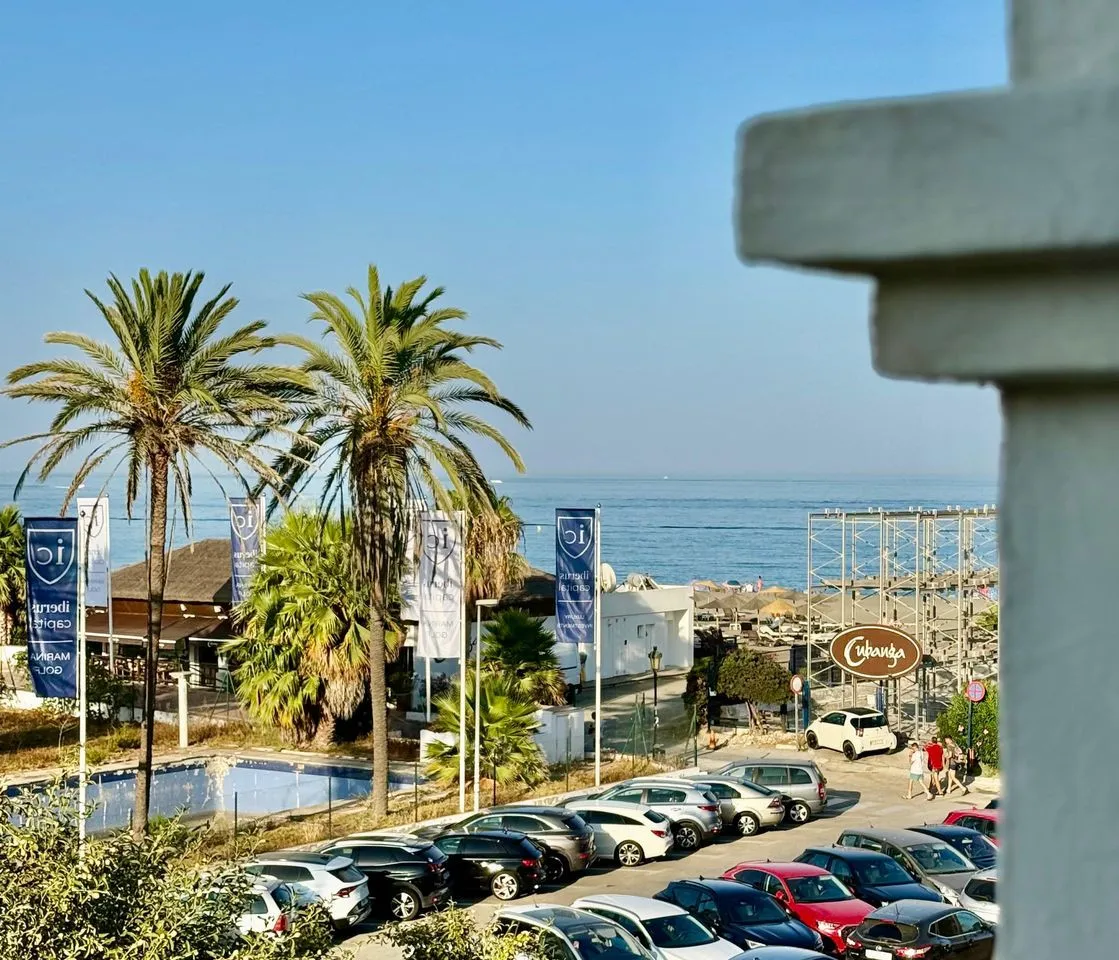 b05e34ed-e2d0-4c84-9c80-9e8d117fb1fb